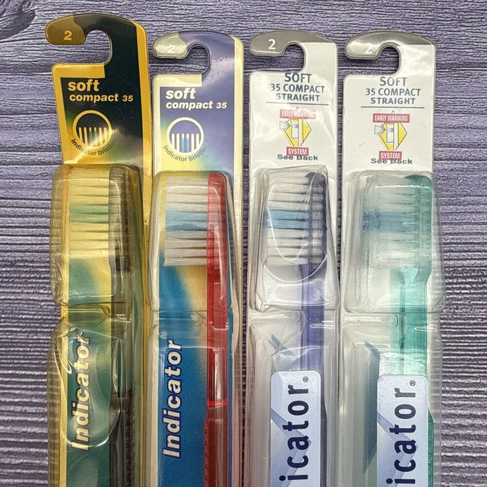 4 LOT VTG Oral B 35 Soft STRAIGHT Toothbrush Indicator Bristles Made in USA 1998